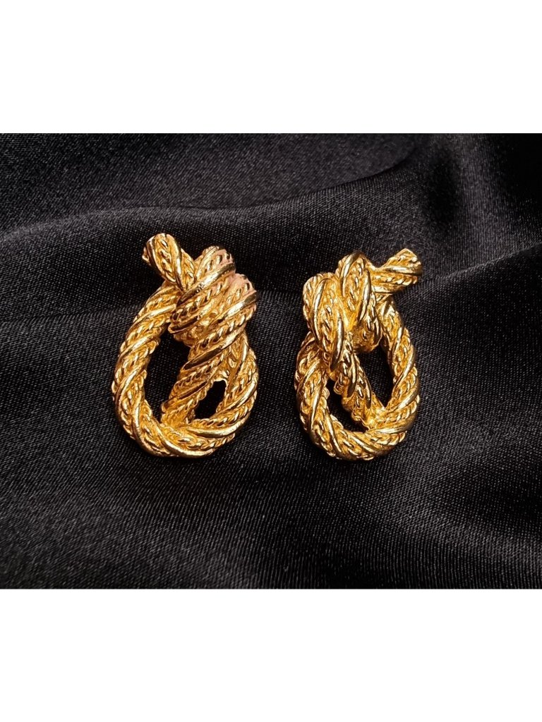 Rare Find Vintage 1960s Trifari Signed Gold-Tone Rope Knot Clip-On Earrings